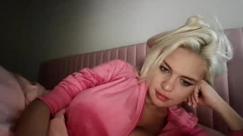 Snapshot of ashleymaddyyyy647935 chatting on April 2026 04:04:02 PM ashleymaddyyyy647935 online show from April 2026 04:04:02 PM