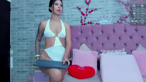 ashleynelsonn online show from April 2026 10:04:02 PM