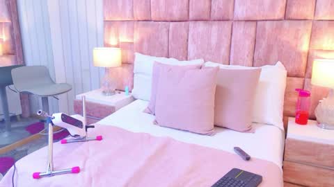 Snapshot of ashleyroberh chatting on April 2026 07:37:02 PM AshleyRoberh online show from April 2026 07:37:02 PM