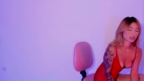 Snapshot of ashleyroys_111 chatting on October 2025 04:08:01 PM dahiana online show from October 2025 04:08:01 PM