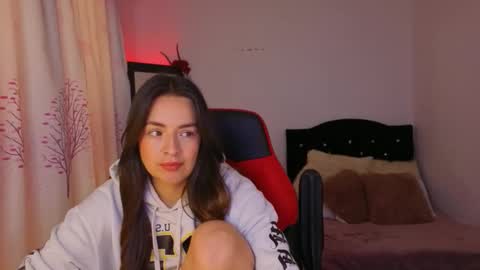 Snapshot of ashleyt1998 chatting on February 2026 01:37:02 PM ASHLEY online show from February 2026 01:37:02 PM