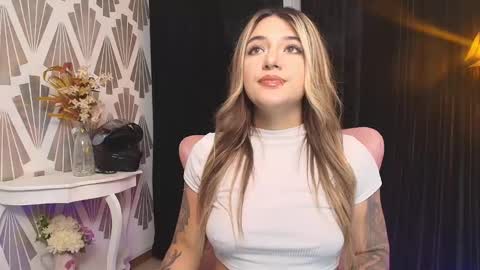 Snapshot of ashleyvalirya chatting on February 2025 01:10:01 AM Ashley Lauren online show from February 2025 01:10:01 AM