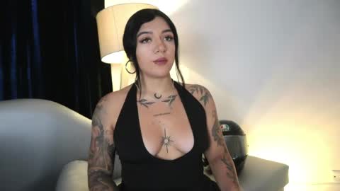Ashley Lauren online show from April 2026 08:00:02 PM