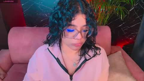 Ashleyy18   online show from January 2026 01:42:02 AM