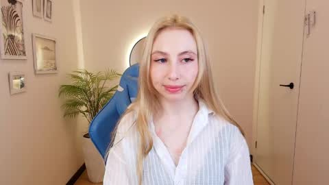 Victoria  online show from May 2026 02:31:02 AM