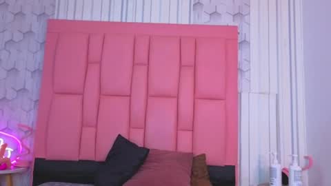 ashlleyray online show from June 2026 07:07:01 PM