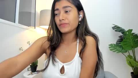 Snapshot of ashllovee_ chatting on January 2025 11:40:01 PM ashllovee online show from January 2025 11:40:01 PM