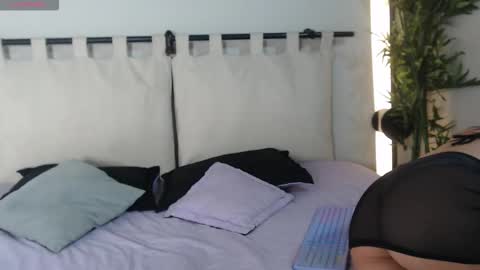 Snapshot of ashly_jones_ chatting on December 2025 04:09:01 AM ashly_jones_ online show from December 2025 04:09:01 AM