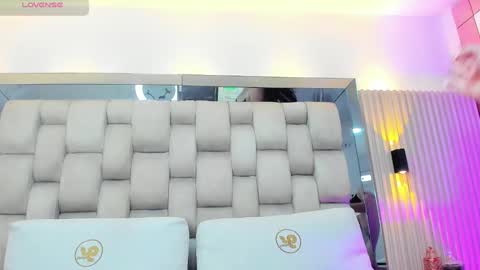 ashlyn online show from February 2025 07:28:02 PM