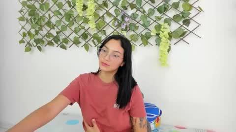 Camila online show from October 2025 04:07:02 PM