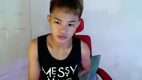 asian_lover05 online show from April 2026 05:00:02 PM