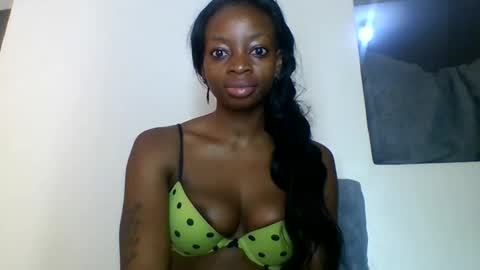 Snapshot of asian_pinay01 chatting on October 2025 03:29:02 AM Asia online show from October 2025 03:29:02 AM