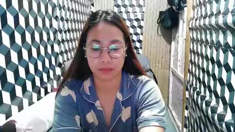 Trixie online show from April 2026 09:10:01 AM