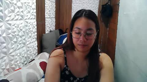 Trixie online show from May 2026 04:04:02 PM