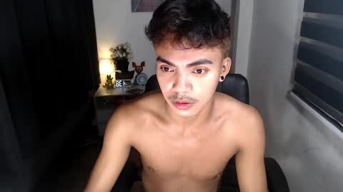 Snapshot of asianboyhunt chatting on December 2024 08:36:02 PM Fev online show from December 2024 08:36:02 PM