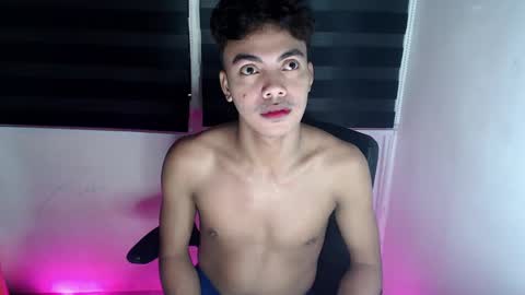 Snapshot of asianboyhunt chatting on January 2025 12:43:02 AM Fev online show from January 2025 12:43:02 AM