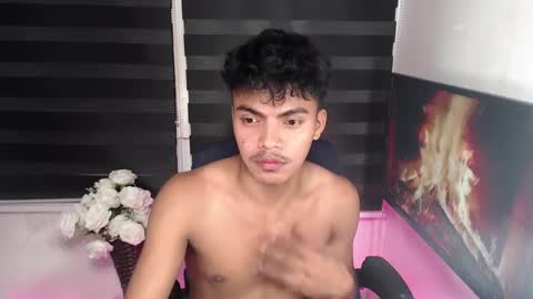 Snapshot of asianboyhunt chatting on February 2025 03:27:01 AM Fev online show from February 2025 03:27:01 AM