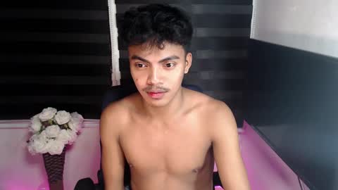 Snapshot of asianboyhunt chatting on February 2025 05:18:02 AM Fev online show from February 2025 05:18:02 AM