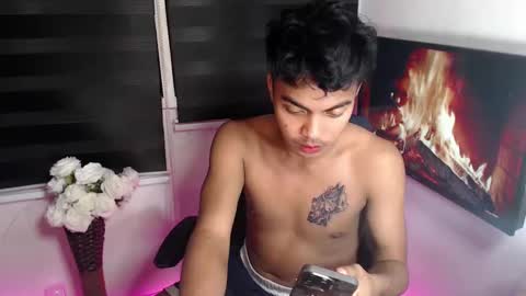 Snapshot of asianboyhunt chatting on February 2025 12:16:01 PM Fev online show from February 2025 12:16:01 PM