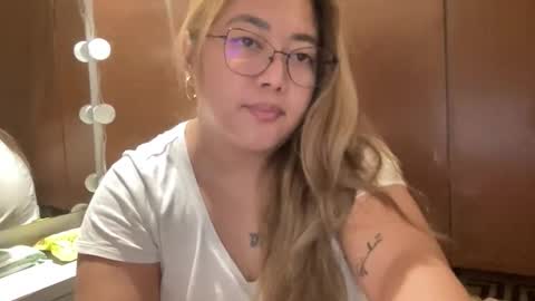 Snapshot of asianbunny10 chatting on June 2026 03:07:02 PM Curvy online show from June 2026 03:07:02 PM