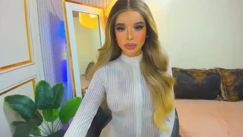 elizabeth arden online show from November 2025 04:00:01 AM