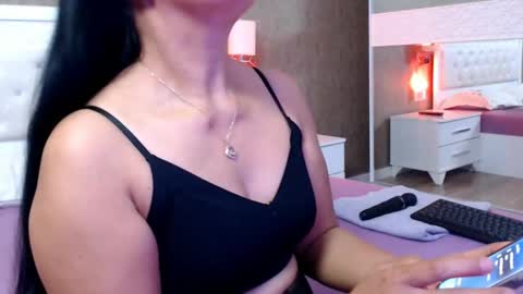 Snapshot of asianholes chatting on February 2025 04:10:02 PM Thanya online show from February 2025 04:10:02 PM