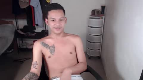 Snapshot of asianhugecock05 chatting on September 2025 02:41:01 PM asianhugecock05 online show from September 2025 02:41:01 PM