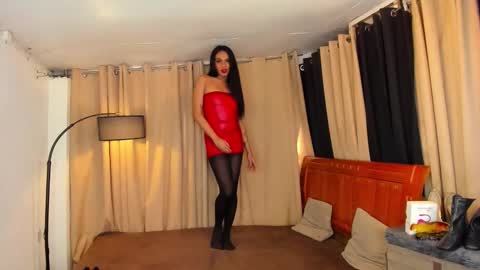 Snapshot of asianhugecockjulia1 chatting on December 2024 04:18:02 AM JULIA online show from December 2024 04:18:02 AM