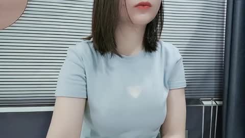 Snapshot of asiasweety chatting on September 2025 03:21:01 AM SoHye online show from September 2025 03:21:01 AM