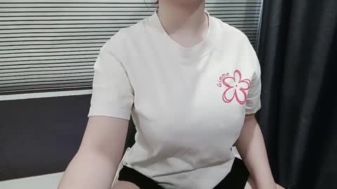 Snapshot of asiasweety chatting on October 2025 01:39:02 AM SoHye online show from October 2025 01:39:02 AM