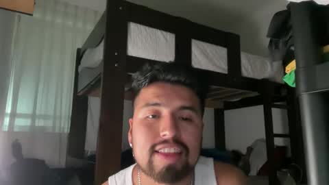 Snapshot of asilios_x chatting on October 2025 04:01:02 AM A S I L I O S H A L L online show from October 2025 04:01:02 AM