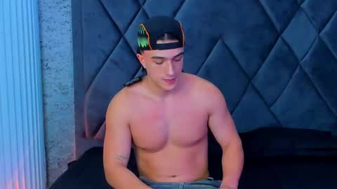 Snapshot of aslanfox1 chatting on September 2025 01:49:01 AM Aslan online show from September 2025 01:49:01 AM