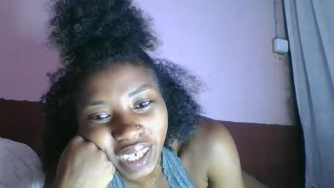 Snapshot of asmiraa chatting on December 2025 04:40:02 AM asmiraa online show from December 2025 04:40:02 AM