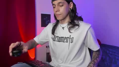 Snapshot of asmodeuszz chatting on December 2024 09:37:02 PM asmodeuszz online show from December 2024 09:37:02 PM