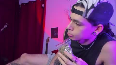 Snapshot of asmodeuszz chatting on December 2024 02:10:01 AM asmodeuszz online show from December 2024 02:10:01 AM