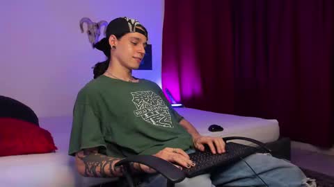 Snapshot of asmodeuszz chatting on February 2025 06:45:01 AM asmodeuszz online show from February 2025 06:45:01 AM