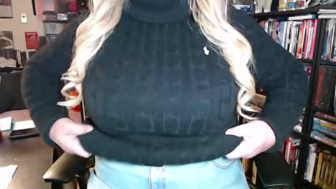 Aspen Vale online show from October 2025 11:38:01 PM