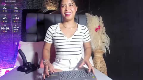 Nahomi  online show from May 2026 09:58:01 AM