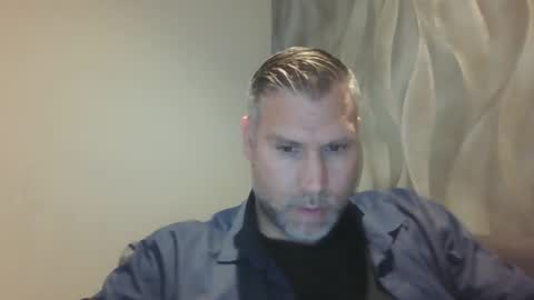 Assmani28 online show from October 2025 12:09:02 PM