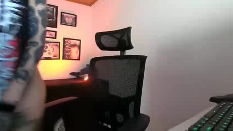 Snapshot of astarte4 chatting on October 2025 01:37:01 PM Sof online show from October 2025 01:37:01 PM