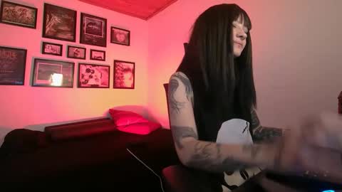 Snapshot of astarte4 chatting on November 2025 01:35:02 PM Sof online show from November 2025 01:35:02 PM