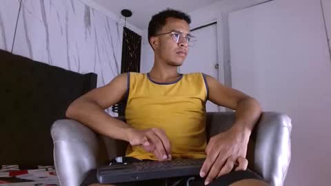 Aston  online show from November 2025 03:08:02 AM