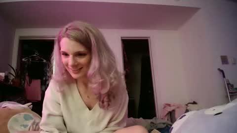 Snapshot of astorialove chatting on December 2024 03:15:02 AM AstoriaLove online show from December 2024 03:15:02 AM