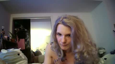 Snapshot of astorialove chatting on December 2024 03:40:02 AM AstoriaLove online show from December 2024 03:40:02 AM