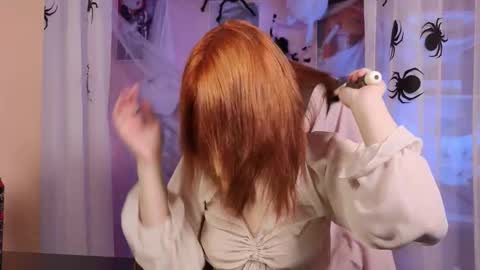 Snapshot of astra_lis chatting on November 2025 12:18:02 PM Astra online show from November 2025 12:18:02 PM