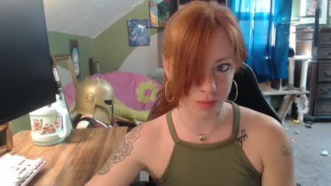 Snapshot of astraeasiren chatting on September 2025 05:57:01 PM AstraeaSiren online show from September 2025 05:57:01 PM