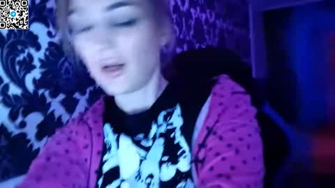 Snapshot of astralyn chatting on December 2025 09:20:01 PM MERYEM online show from December 2025 09:20:01 PM