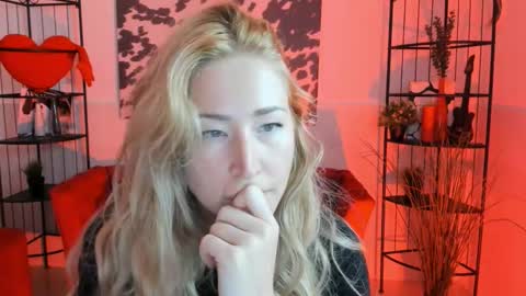 astramonroe online show from September 2025 10:26:02 AM