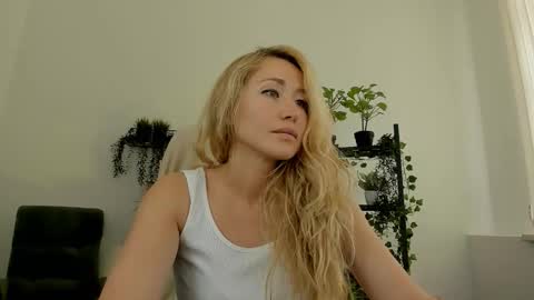 astramonroe online show from March 2026 08:26:33 AM