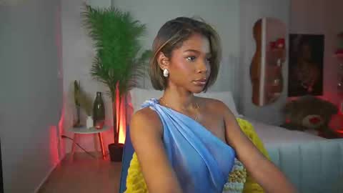 Snapshot of astrea_1 chatting on September 2025 09:51:01 PM Astrea online show from September 2025 09:51:01 PM